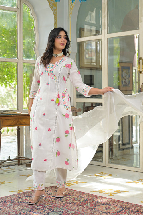 NOOAA Élan Floral Embroidered Kurta Set with Dupatta
