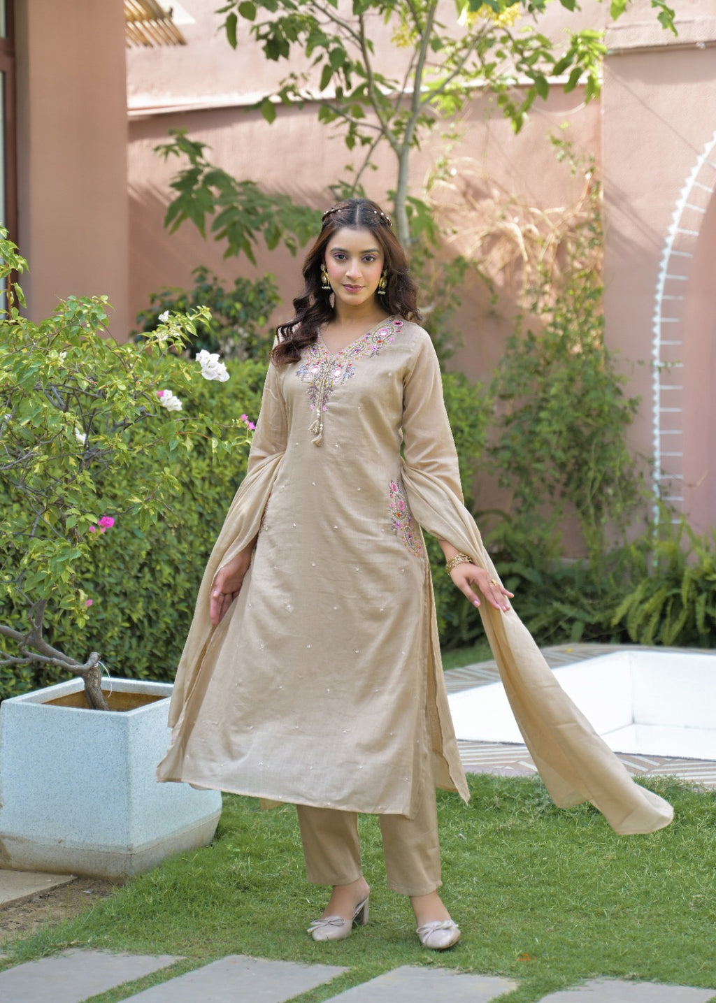 NOOAA AARNA Mirror Embroidered Kurta Set