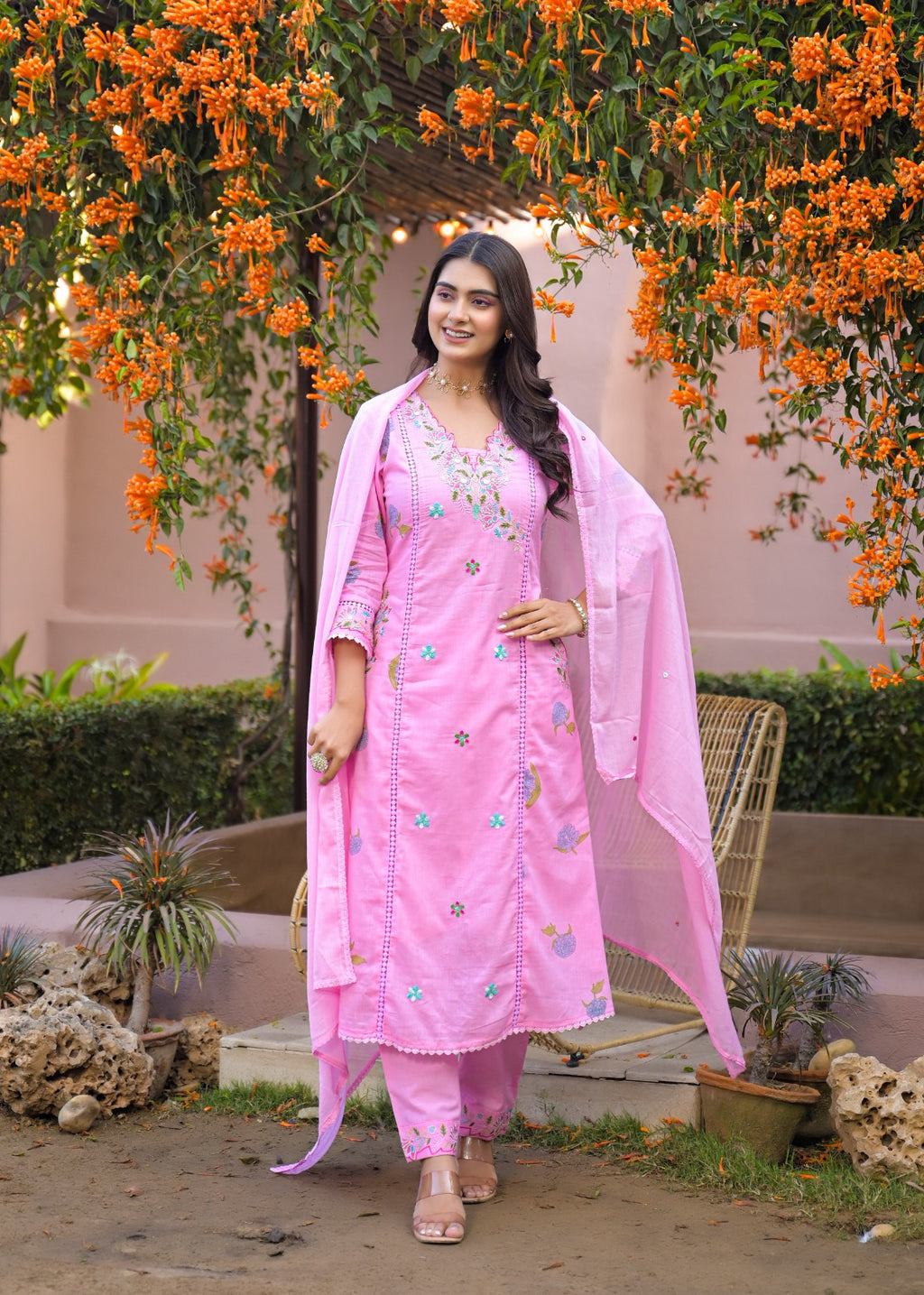 NOOAA Élan Floral Embroidered Kurta Set with Dupatta