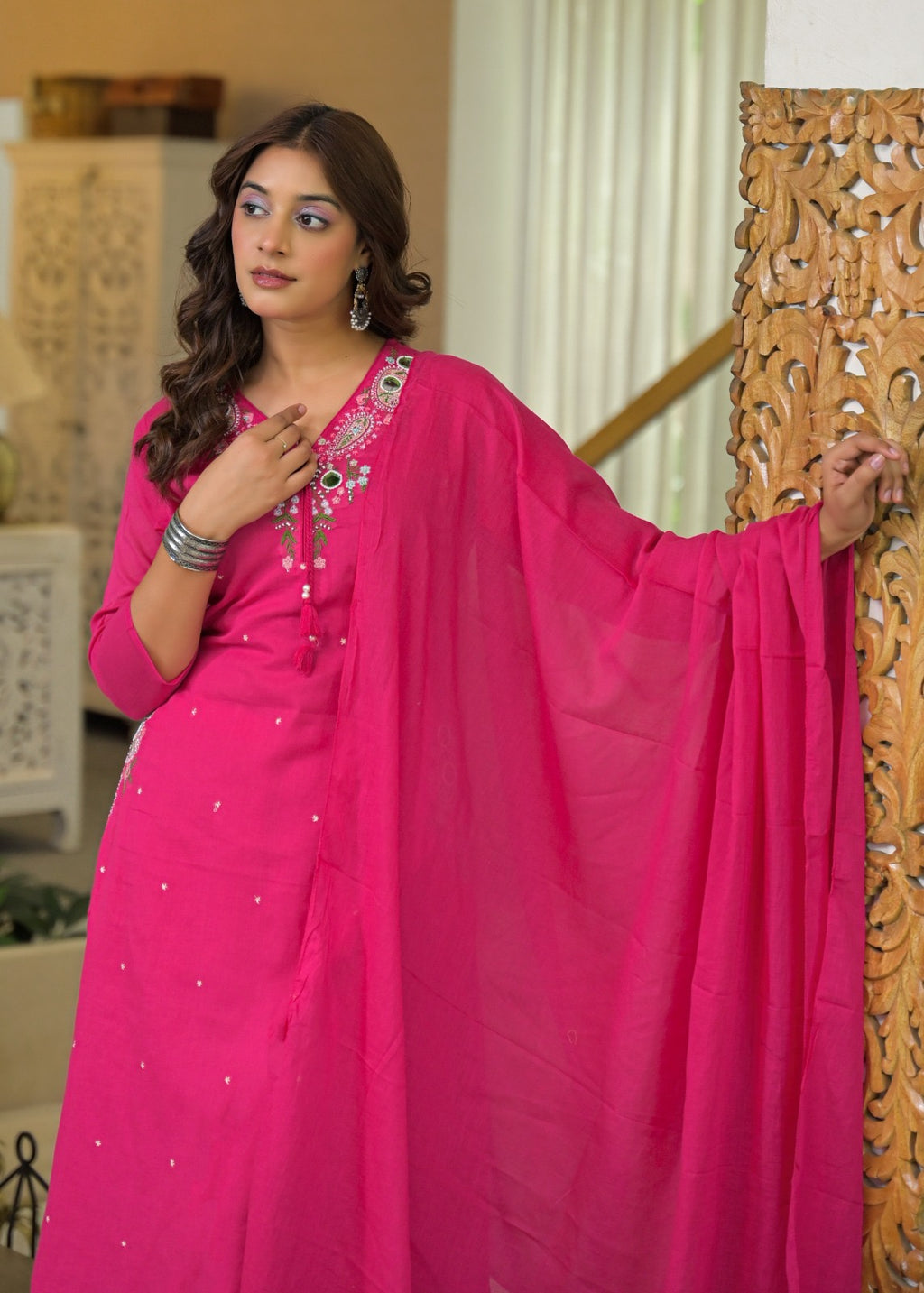 NOOAA AARNA Mirror Embroidered Kurta Set