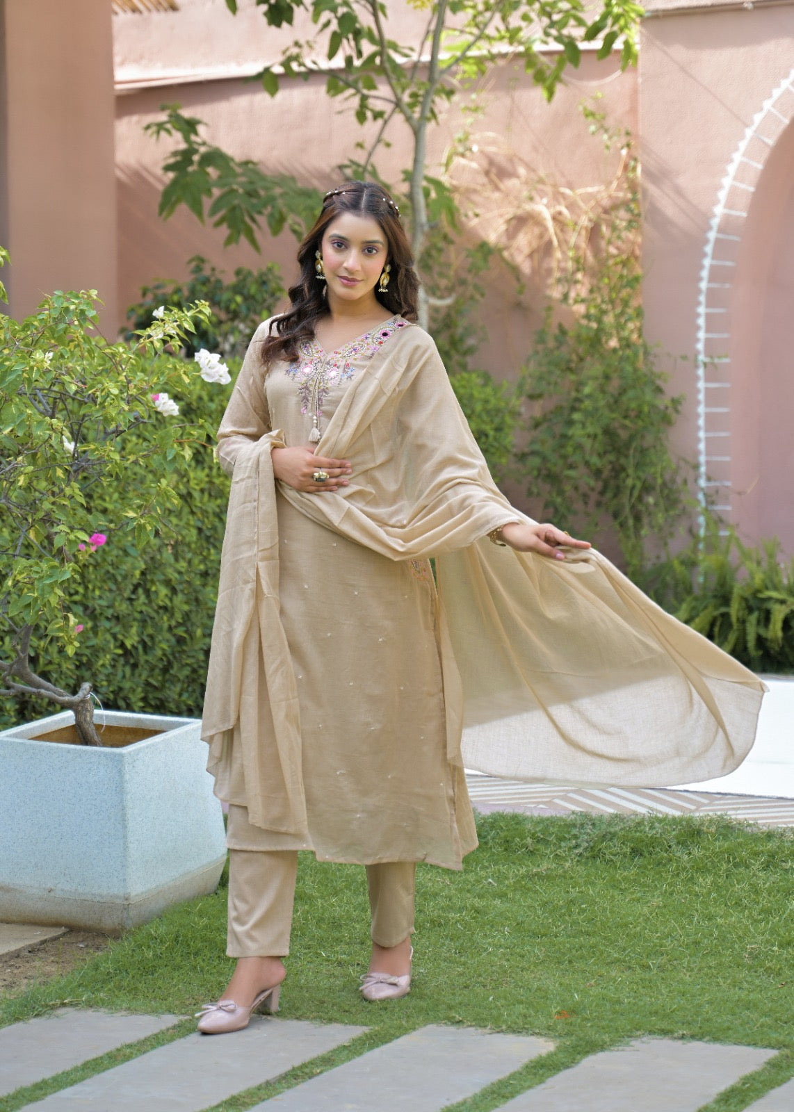 NOOAA AARNA Mirror Embroidered Kurta Set