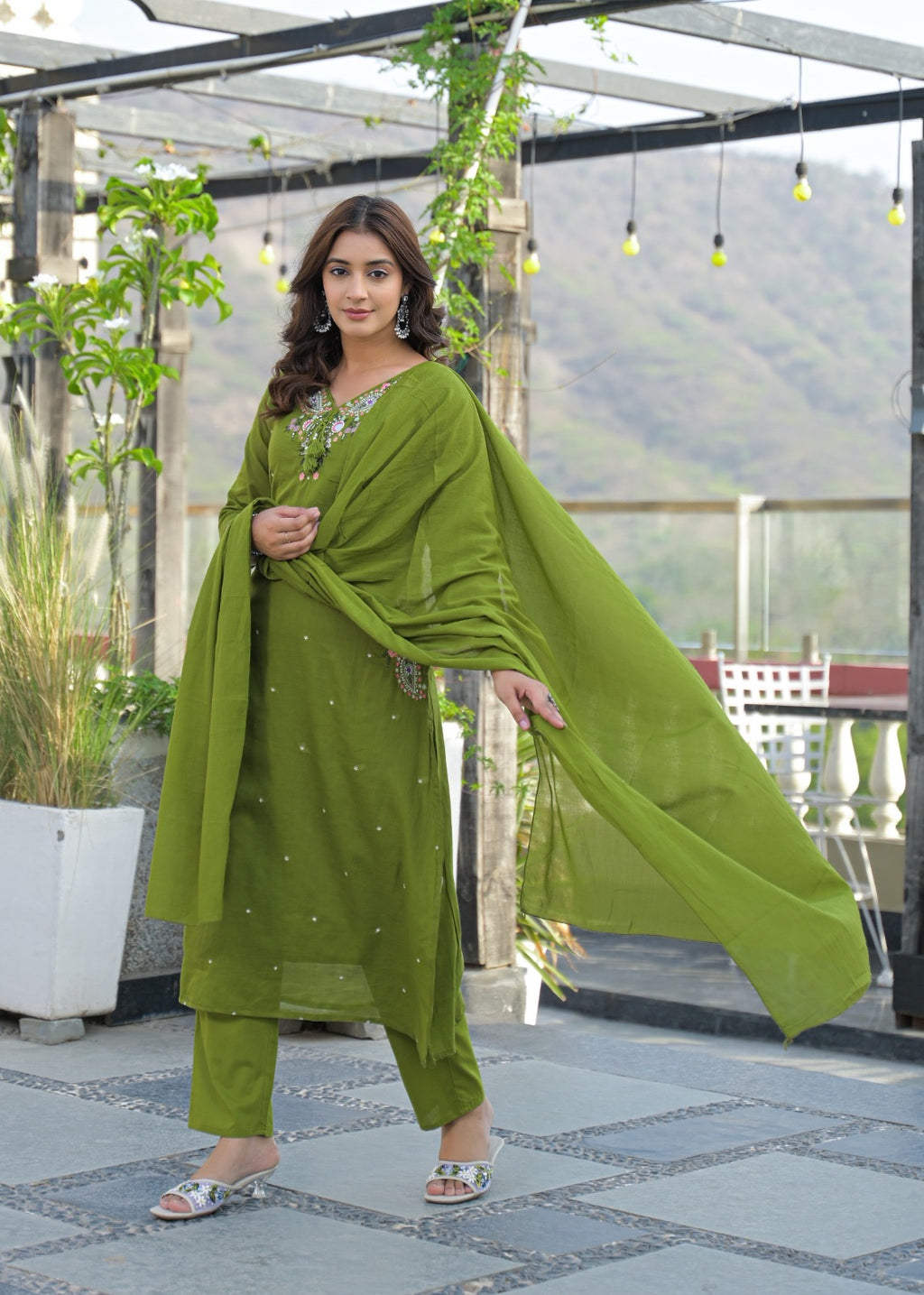 NOOAA AARNA Mirror Embroidered Kurta Set