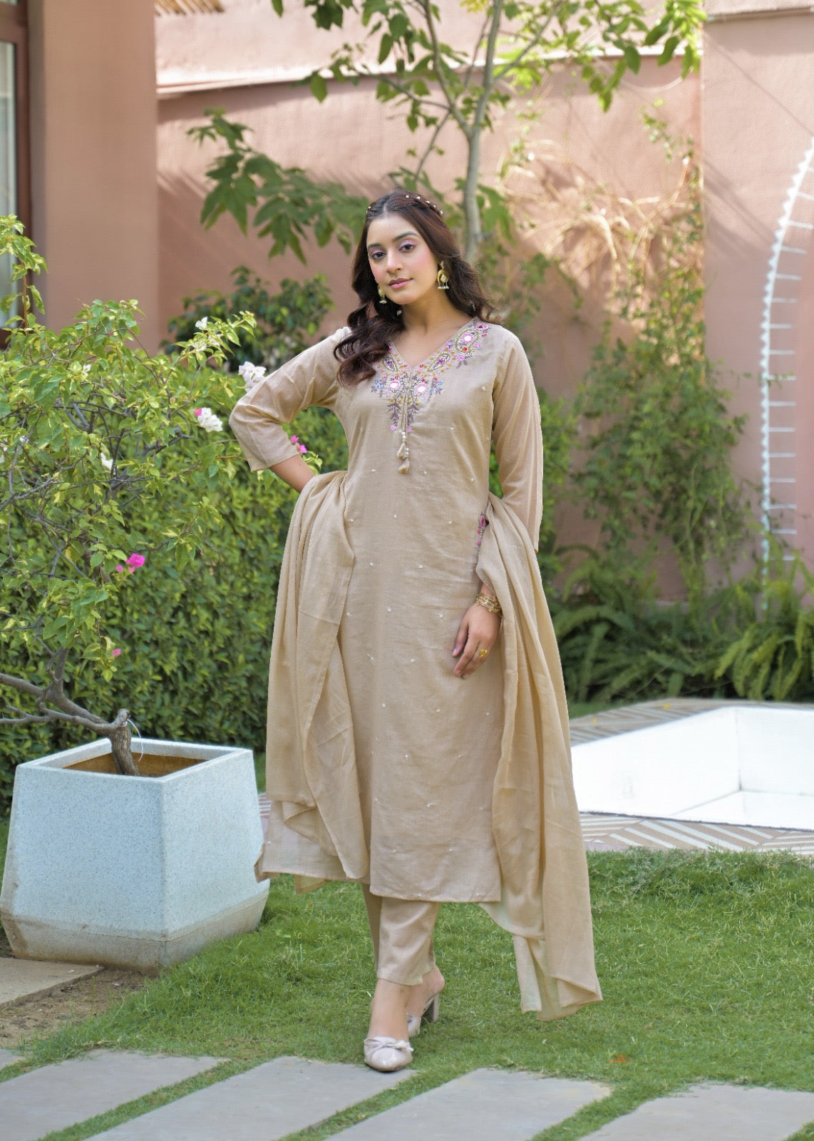 NOOAA AARNA Mirror Embroidered Kurta Set